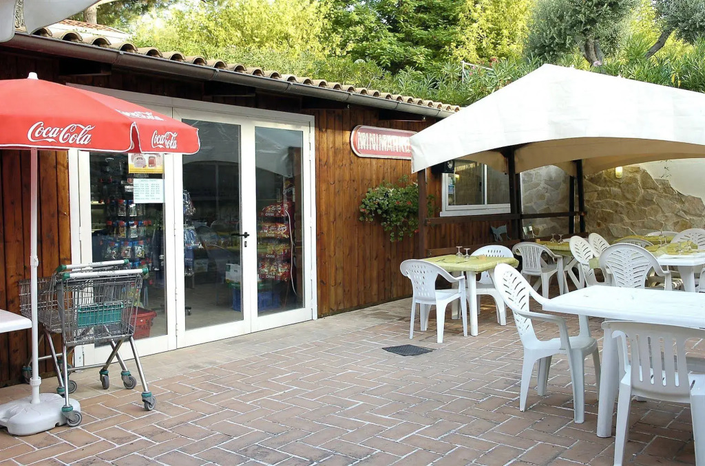 Green Garden Village con piscina, spiaggia riservata e parcheggio
