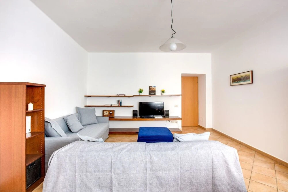 Large and Bright Flat in a Great Area
