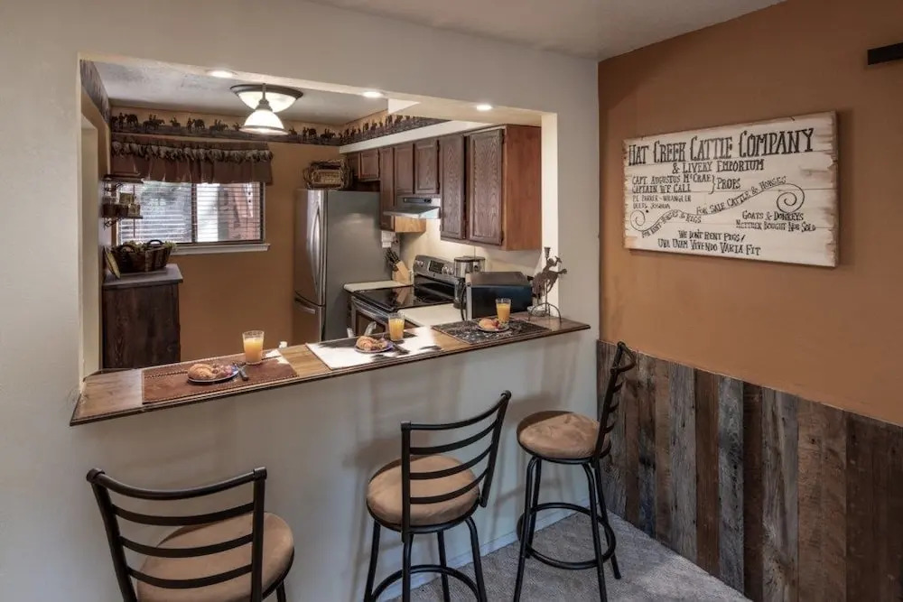 204 Whispering Bluff