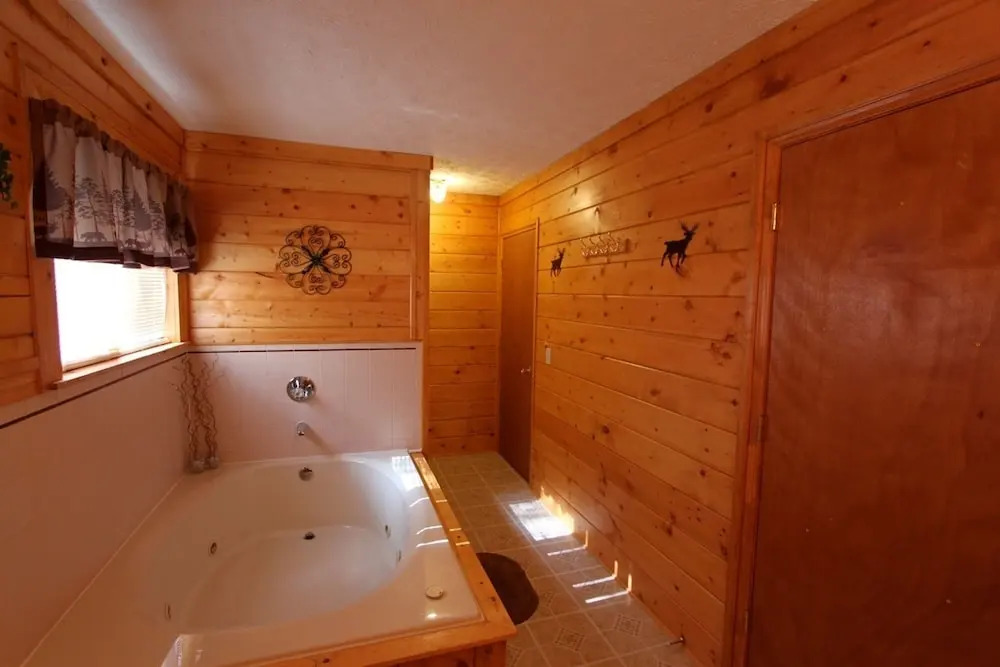 Woodhaven 1741 - Two Bedroom Cabin