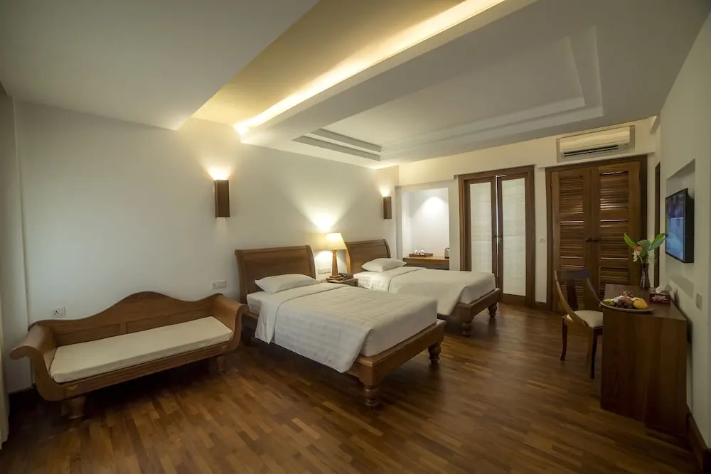 Golden View Hotel
