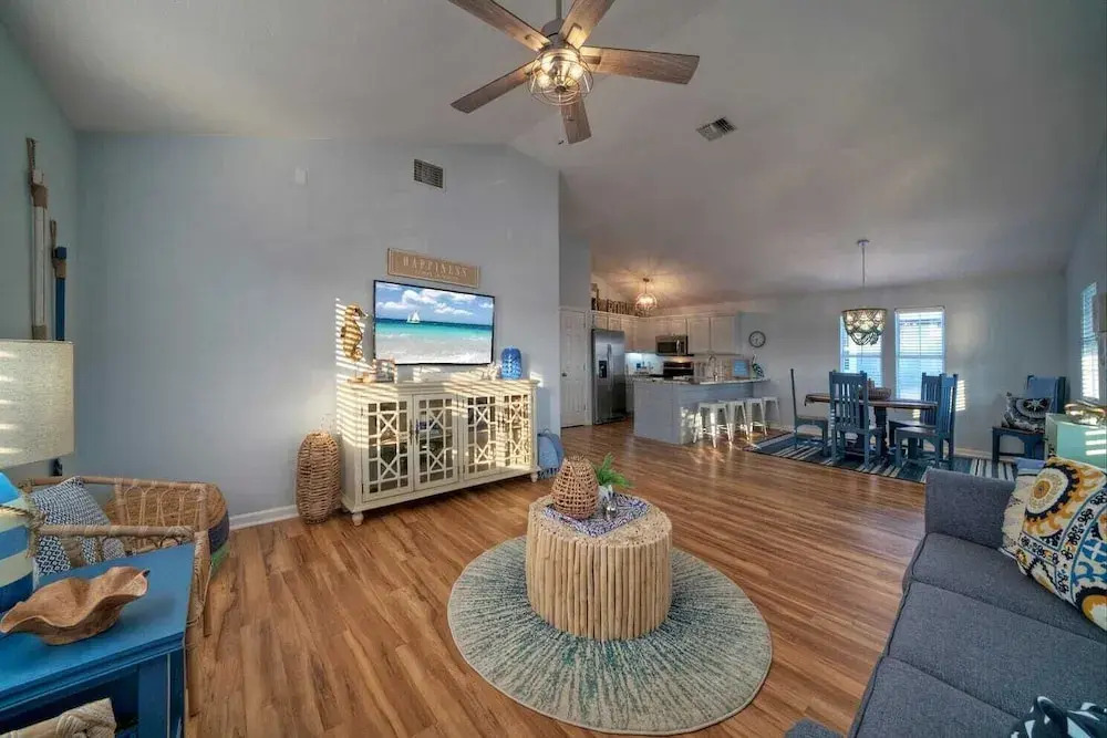 Sleeps 22 2 Homes w/ Private Pool, Game Room, Nature Views 7 BDR Avantstay