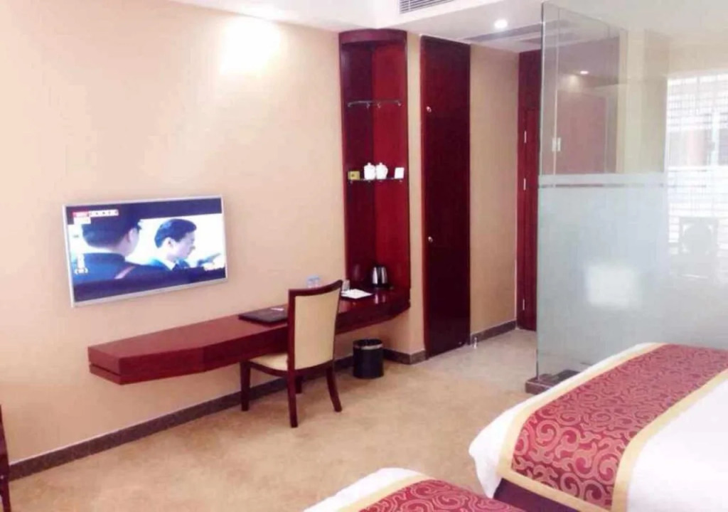 Homeinn Selected Hotel (Zhuhai Gongbei Huanyu City Shopping Center)