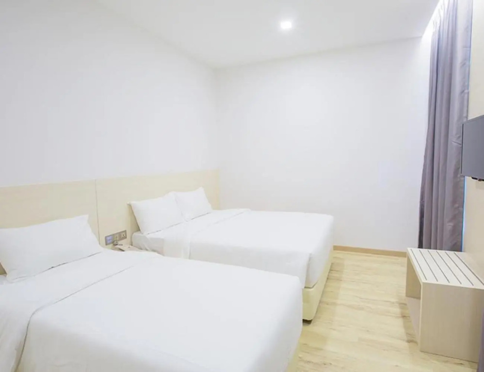 Minimalist Hotel