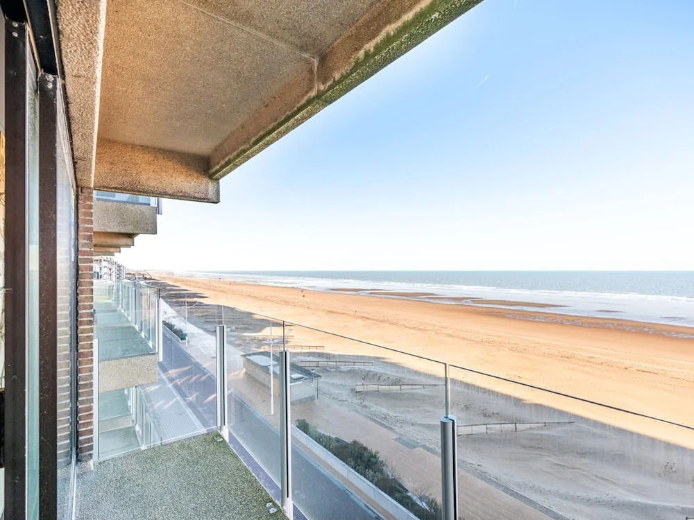 Apartment in St-idesbald With Sea View