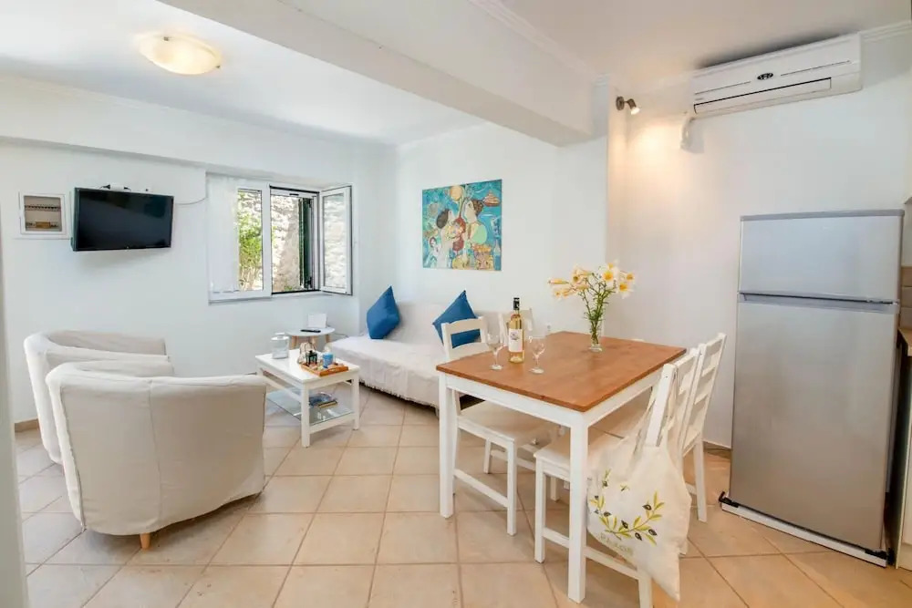 Doras House in Gaios
