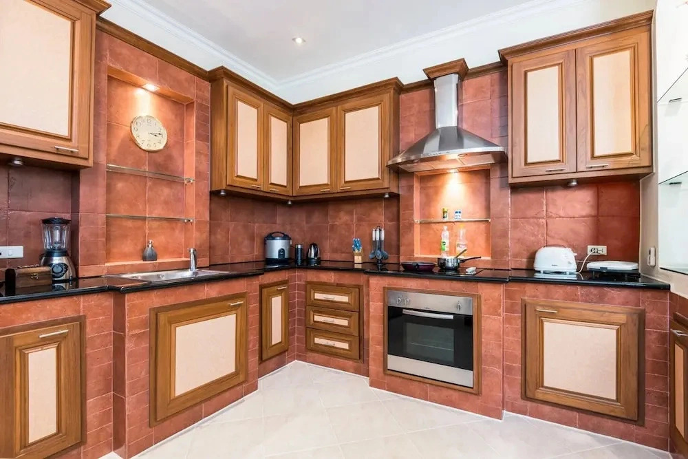 Luxury 2BR Pool Villa Pratamnak Soi5- 50m to Beach
