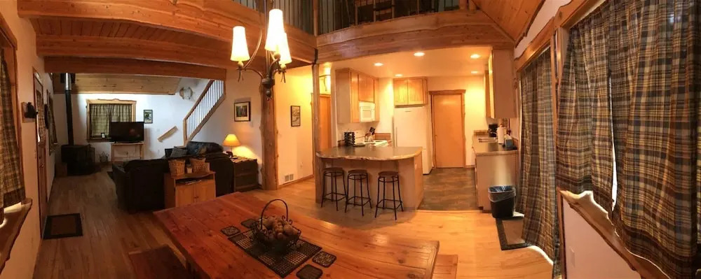Bear Hideaway