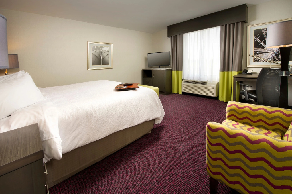 Hampton Inn & Suites - Buffalo Airport