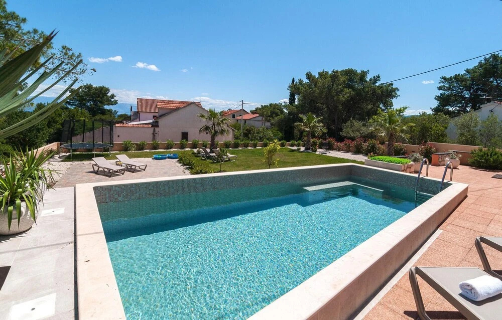 Beautiful Home in Mudri Dolac With Sauna, Wifi and 4 Bedrooms