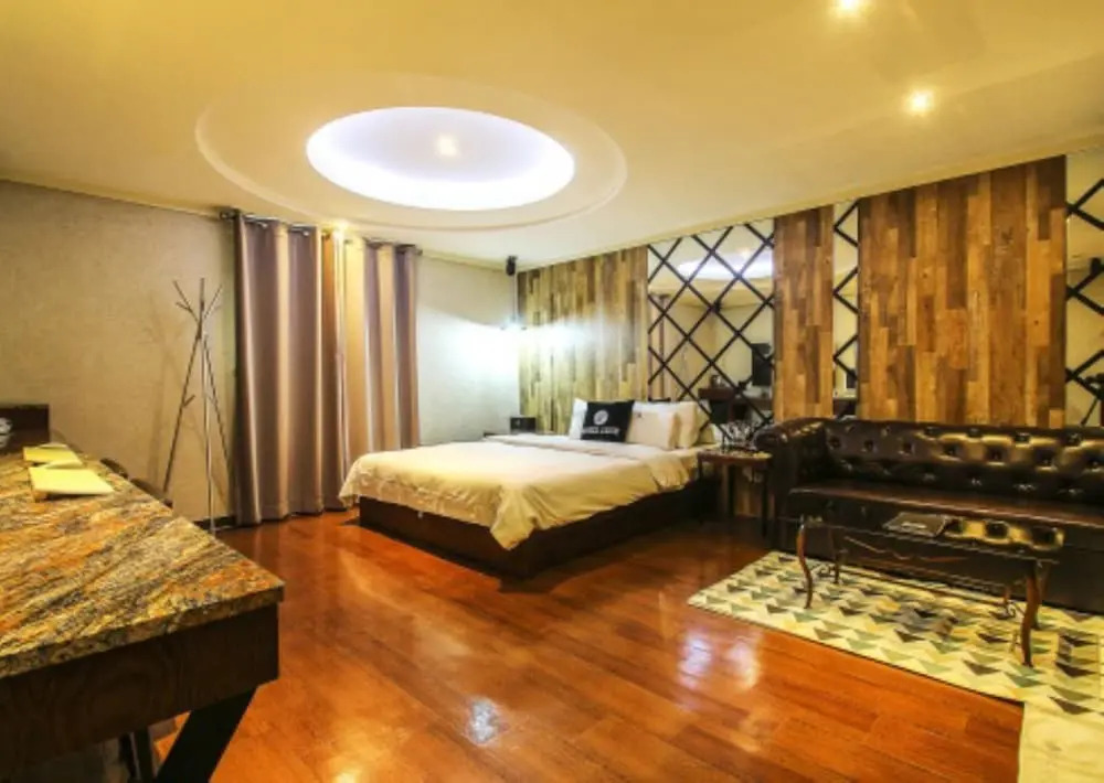 Luce Hotel
