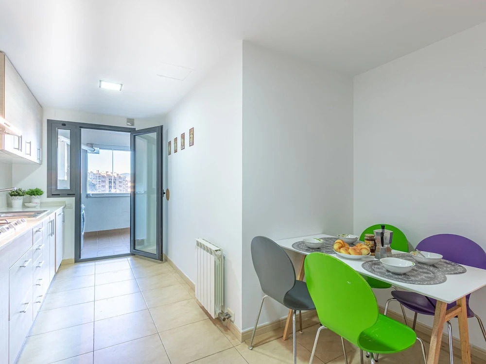 Apartment With 3 Bedrooms, sea Views and Pool