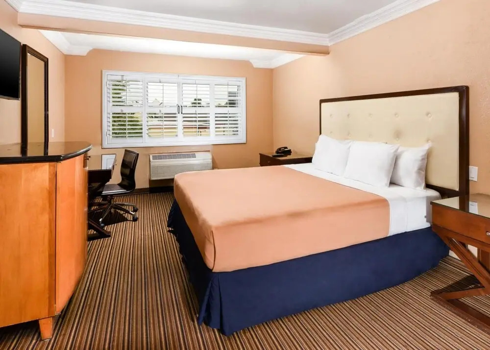 Hollywood Inn Express South