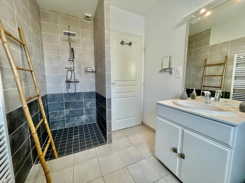 MAISON moderne 6 pers, jardin proche plage¢re