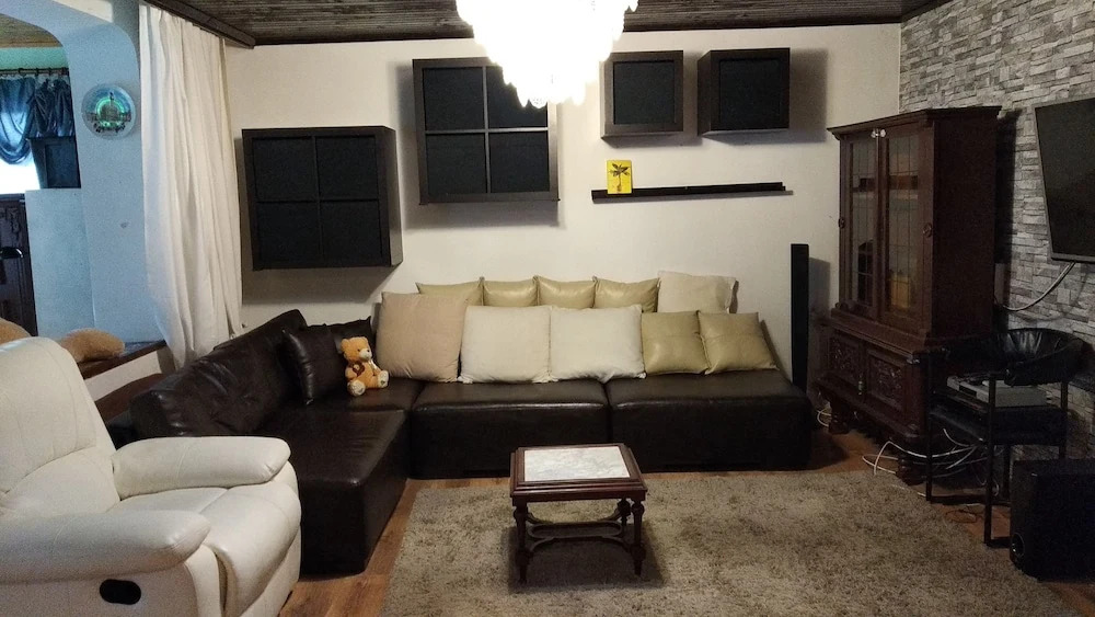 Snug Apartment at foot of mountain