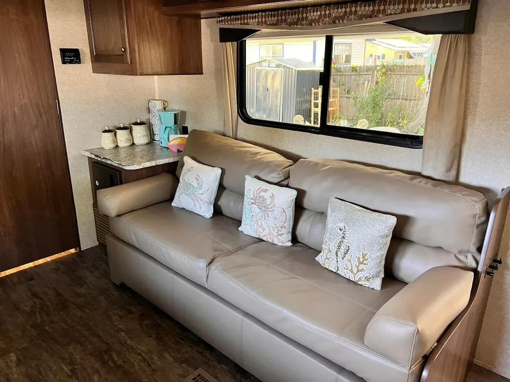 RV Camper Paradise on the Wheels Near Clearwater Beaches
