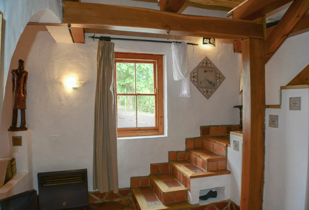 Old Thatch Lodge