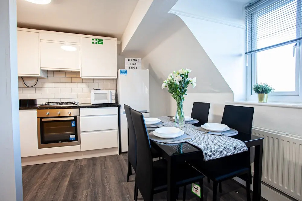 The Manchester Pad - Sleeps 12