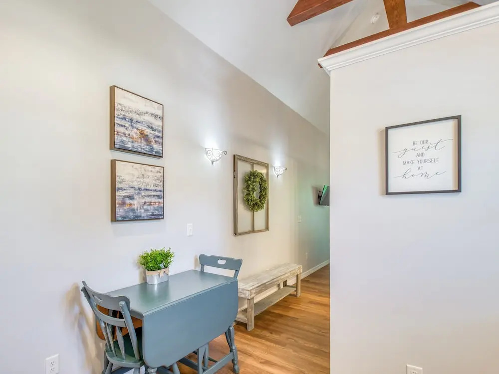 Luxe Victorian Carriage House In Historic District 1 Bedroom Home