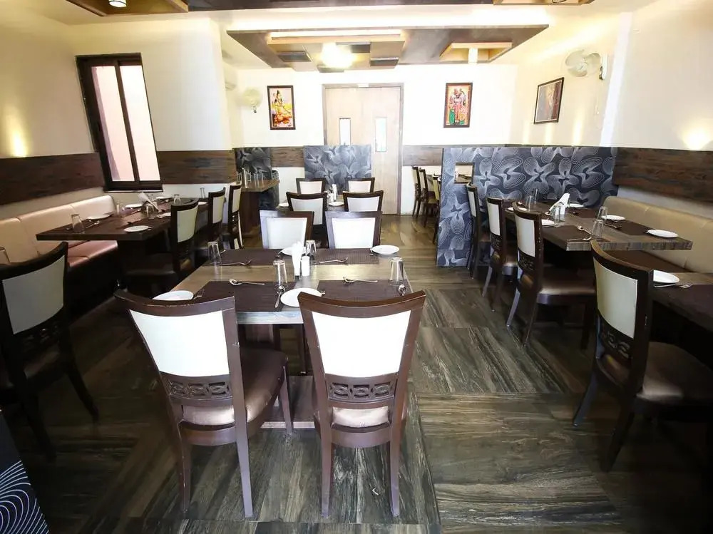 OYO 2456 Hotel Narayan Inn