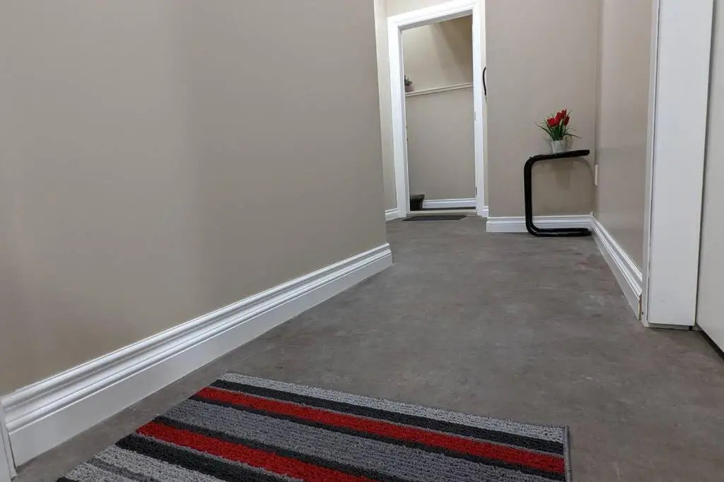 Exquisite And Modern Executive Suite With Parking