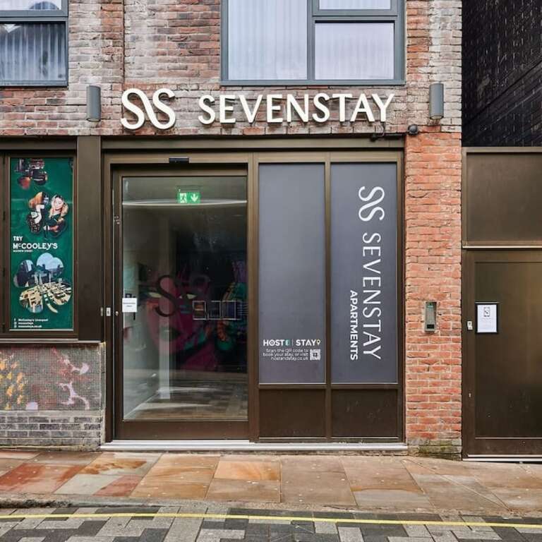 Host & Stay Standard Room, Sevenstay Apartments