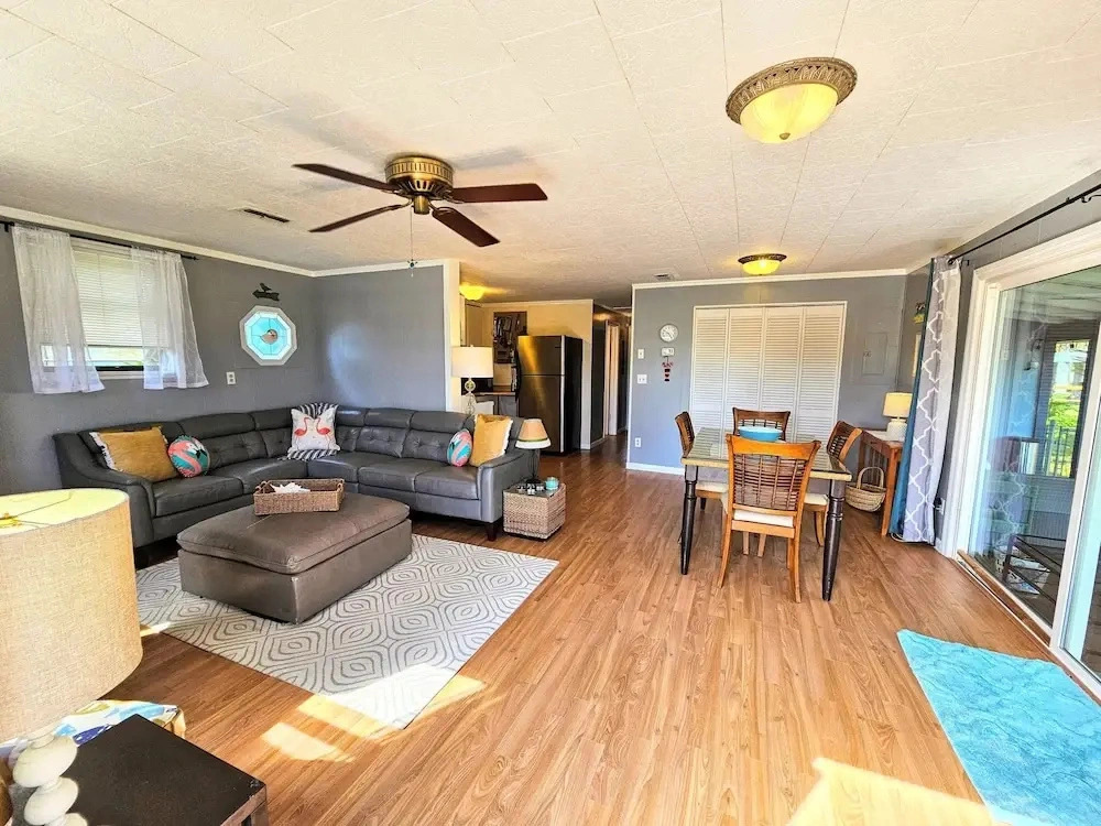 Private House Walk to the Beach & Parks! Large Decks, Family Vacation! Hammock Beach