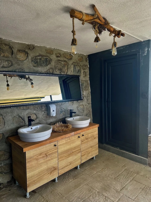 Celazeni̇ Bungalov