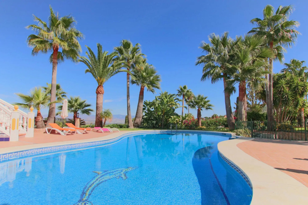 TESS Villa El Oasis