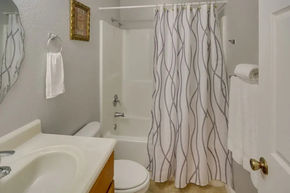 Gulfport Condo w/ Private Balcony - Walk to Beach!