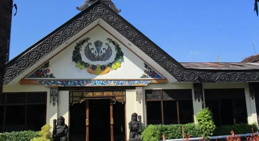 Istana Batik Ratna