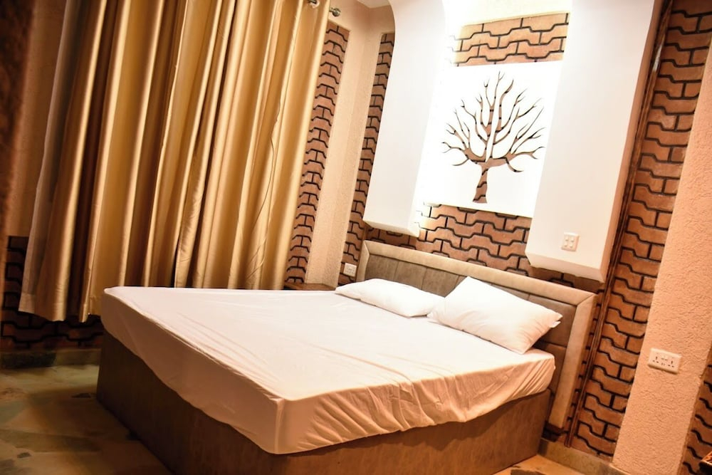 Mawimbi Jiko Hotel