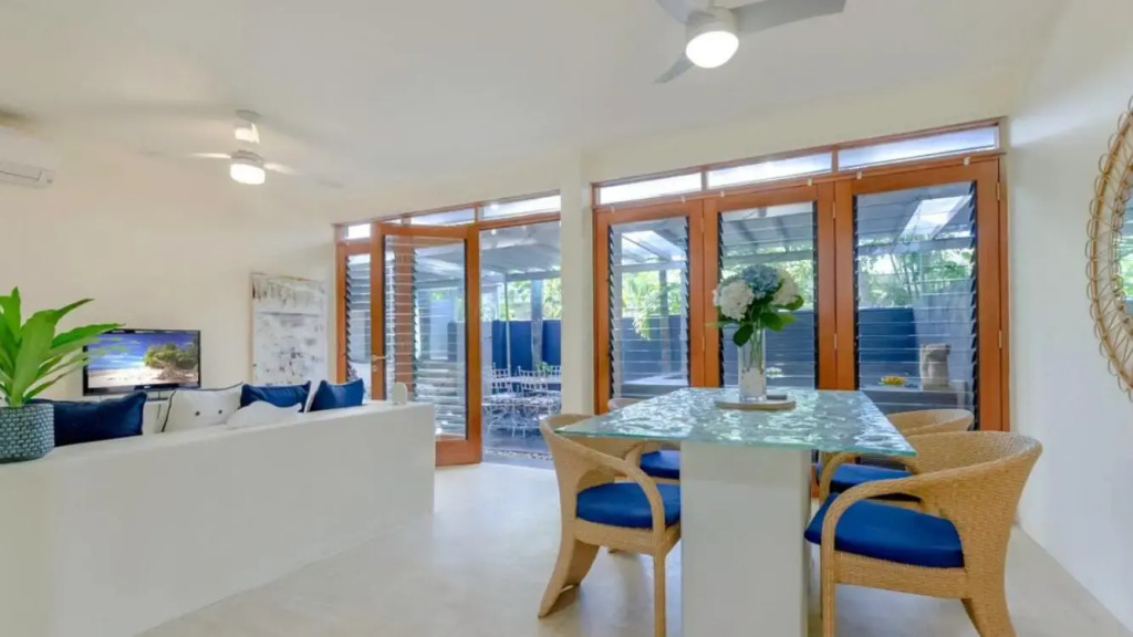 Beachside Villa with Private lap pool