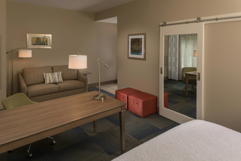 Hampton Inn & Suites-Asheville Biltmore Village, NC