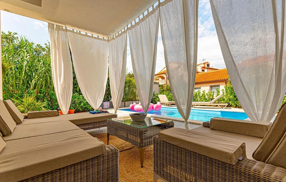 Awesome Home in Vodice - Srima With 3 Bedrooms, Wifi and Outdoor Swimming Pool
