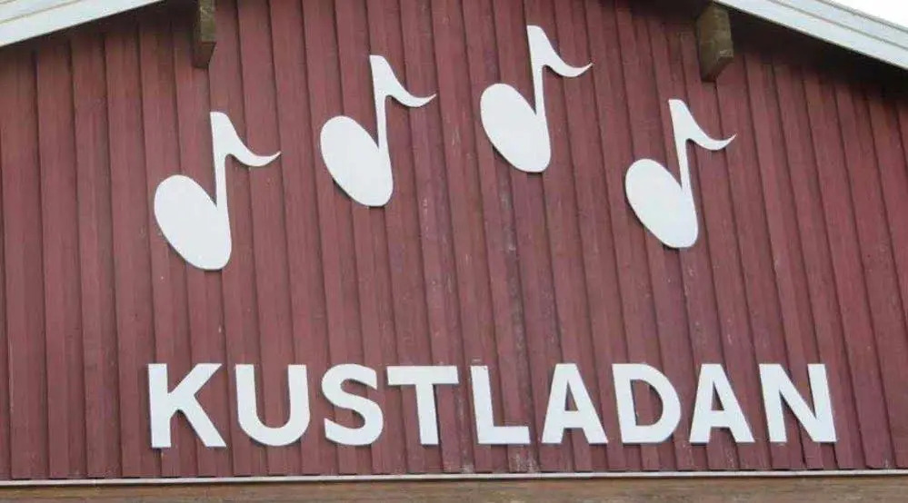Kustladan i Höga kusten, rum och stugor