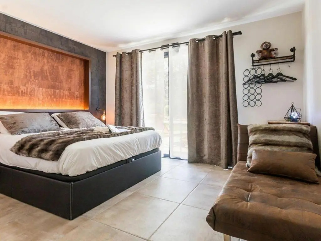 Villa Contemporaine avec Spa, Sauna, Piscine et Île Privative près de Nantes - FR-1-306-866