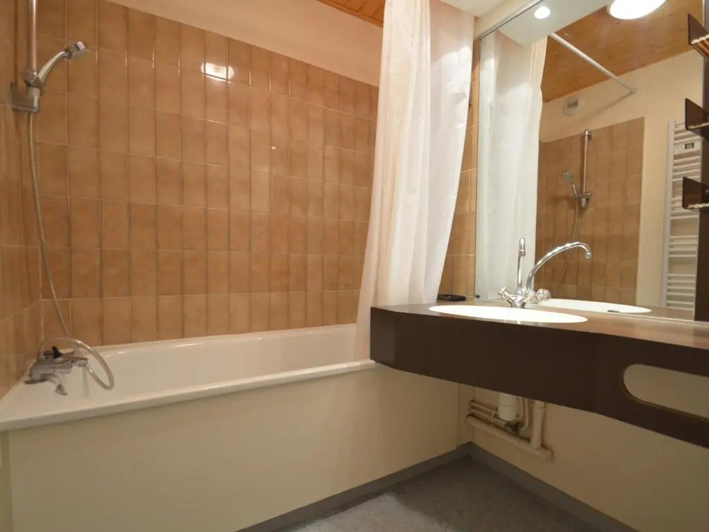 Appartement Les Menuires, 3 pièces, 10 personnes - FR-1-452-239
