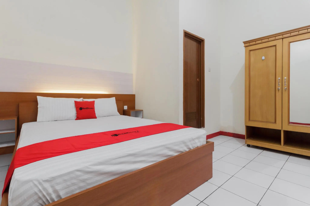 KoolKost Syariah near Ayani Mega Mall Pontianak