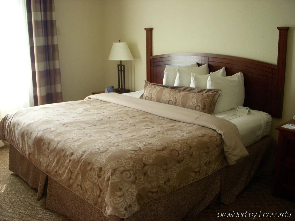 Staybridge Suites Cranbury - South Brunswick by IHG