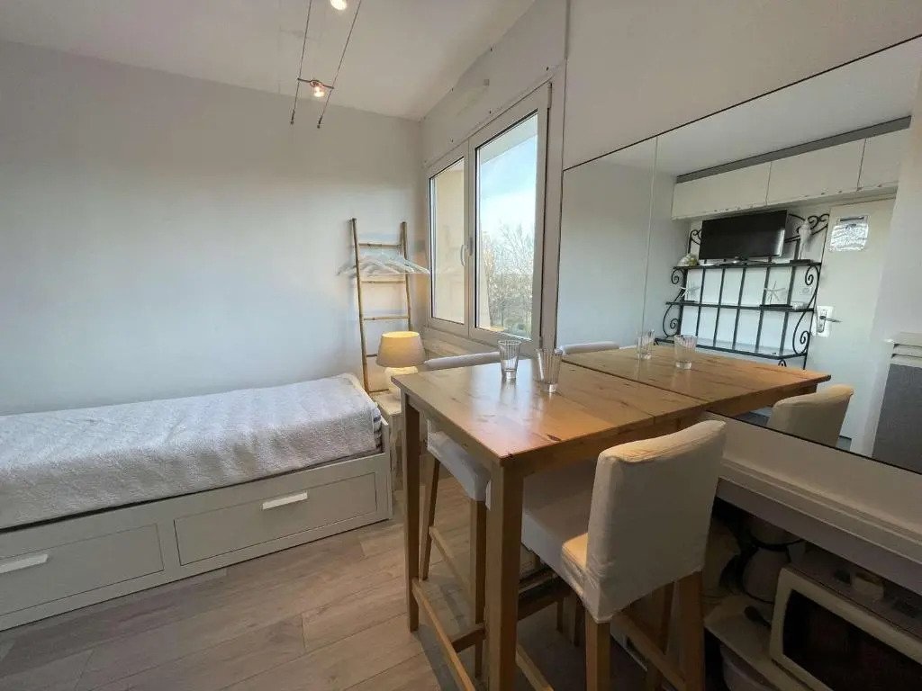 Appartement Saint-Jean-de-Monts, 1 pièce, 2 personnes - FR-1-224C-28