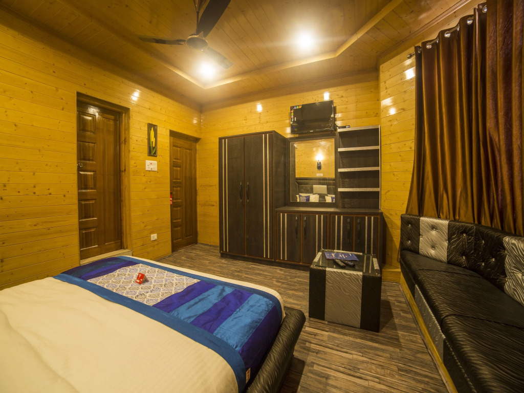 OYO 5582 Master Residency
