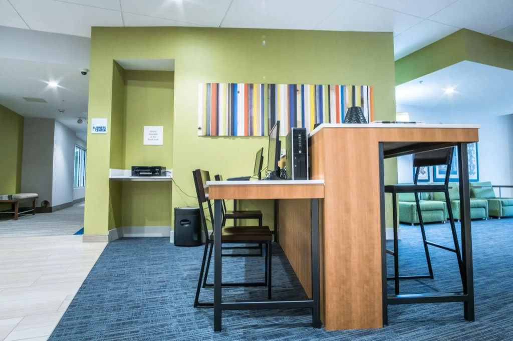 Holiday Inn Express & Suites Kingston-Ulster by IHG