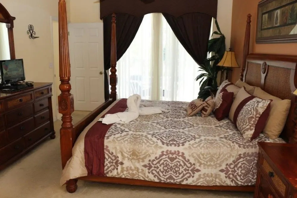 Glenbrook 1939 - Seven Bedroom Villa with Private Pool