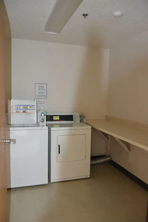 Carrington Inn & Suites