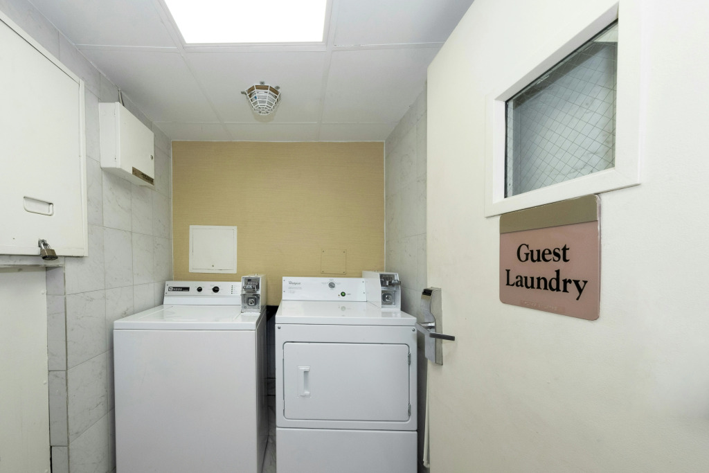 Red Roof Inn PLUS Woodbridge - Carteret