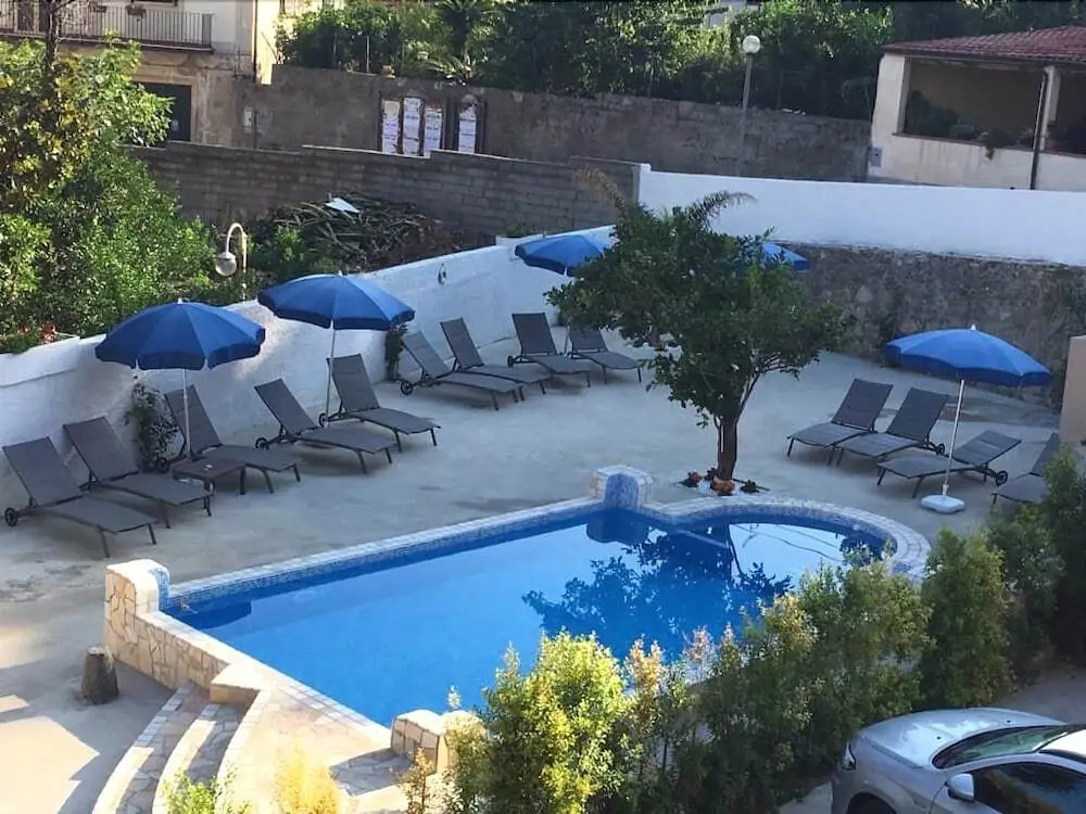 Asterias Residence - Rooms & SPA