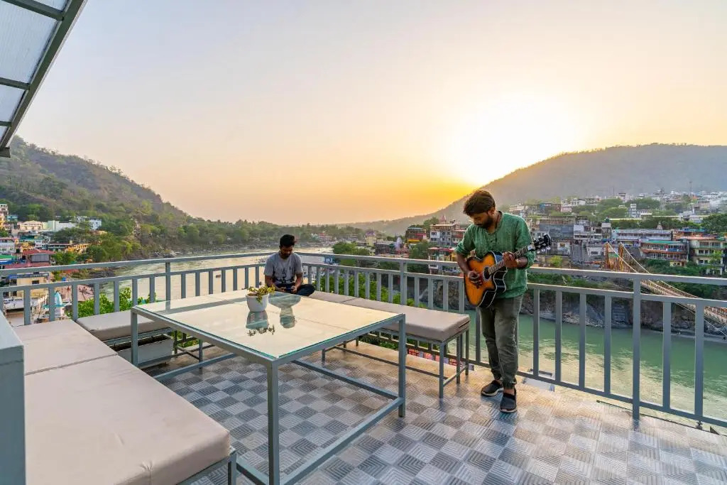 Madpackers Rishikesh Lakshman Jhula