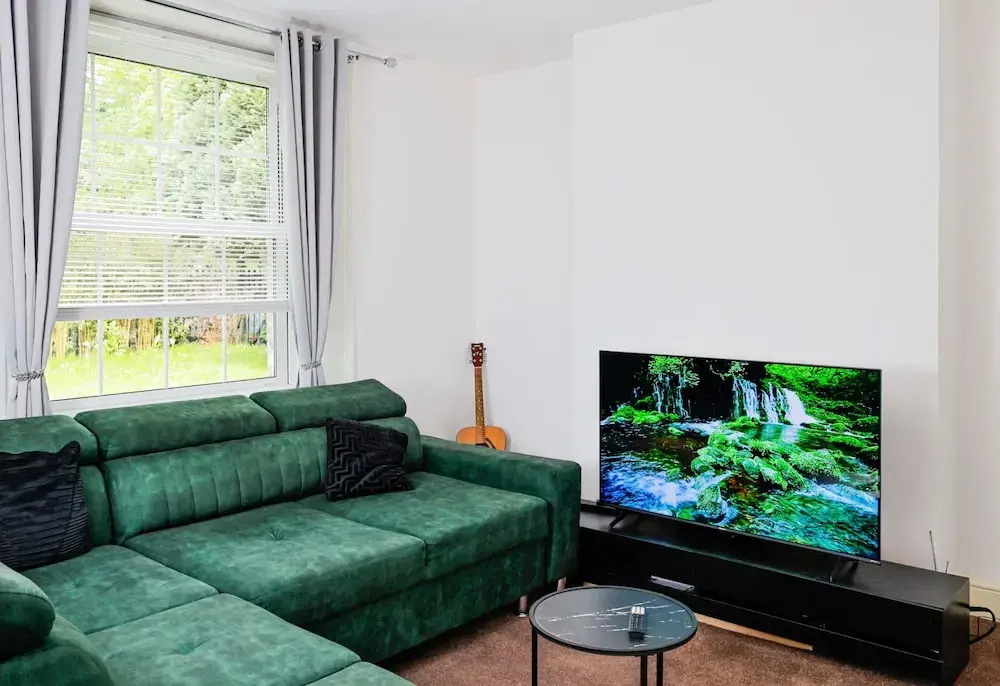 Immaculate 3-bed Cottage in Hampton