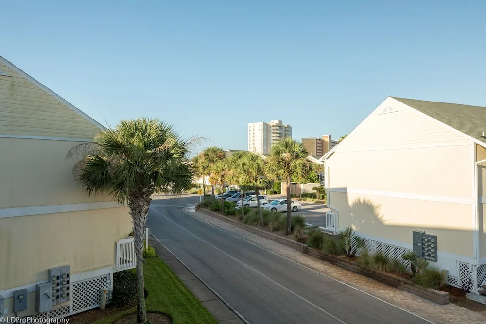 Sandpiper Cove 8245 Studio Bedroom Condo by RedAwning